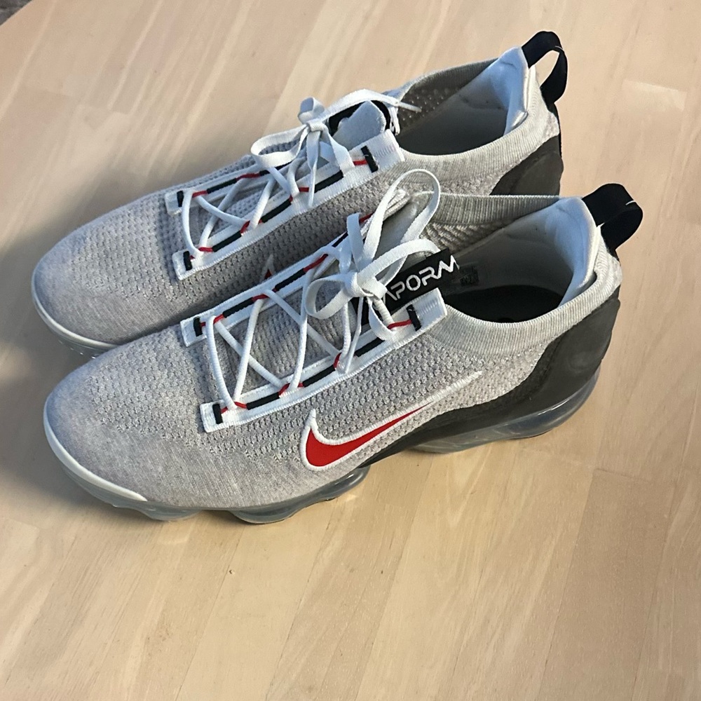 Nike flyknit vapormax men’s size 13